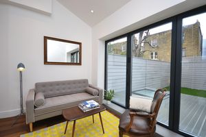 Lounge- click for photo gallery
